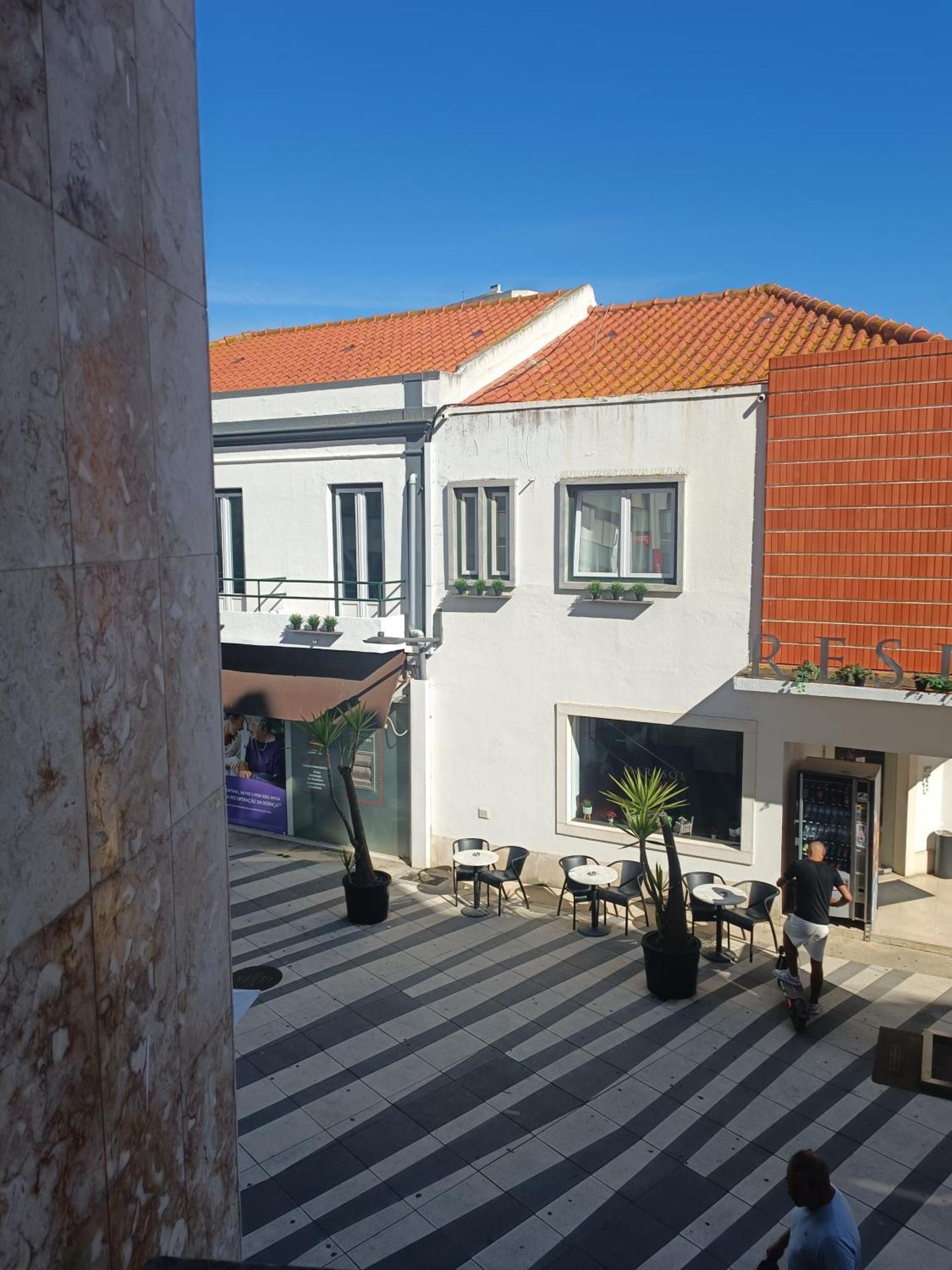 Plaza Caparica Hostel Costa da Caparica Bagian luar foto